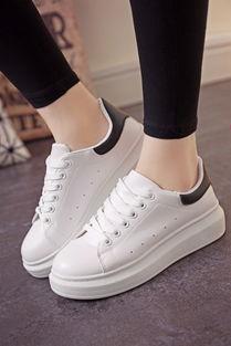 明星同款增高小白鞋,明星同款！揭秘增高小白鞋的时尚魅力与穿搭秘诀